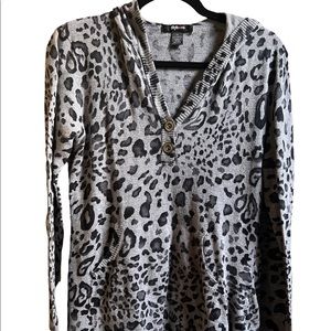 Style @ Co. Gray Leopard Animal Print Lightweight Hooded Sweater